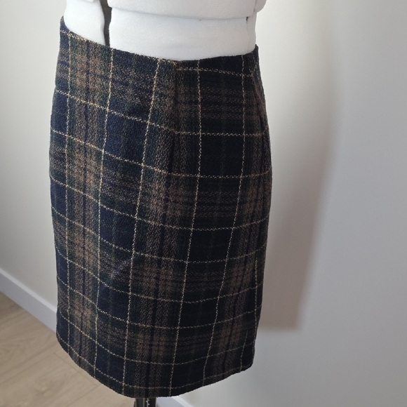 Jacob plaid wool blend skirt – size 3 – classic check print – made in Canada - Picture 3 of 8